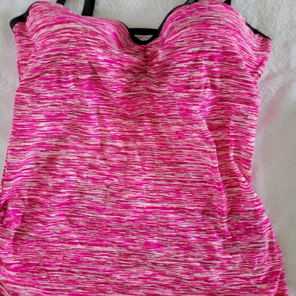 Free Country 2 piece tanking swimsuit. - Picture 5 of 5